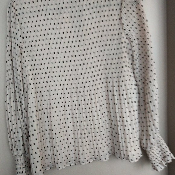 Max Studio pale cream pleaded blouse - Picture 8 of 10